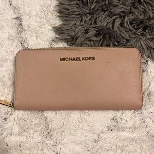 Michael Kors Light Pink Wallet
